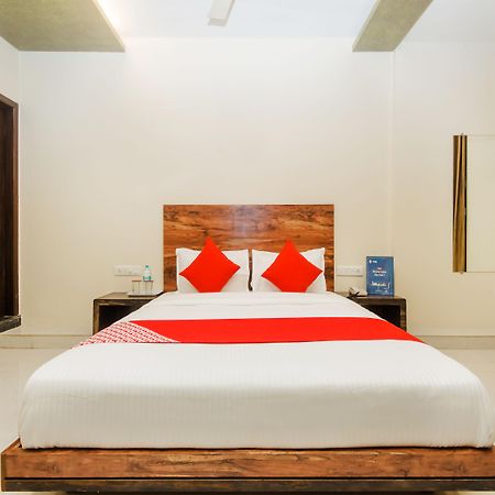 Hotel Sai Comforts Bapane Exteriér fotografie