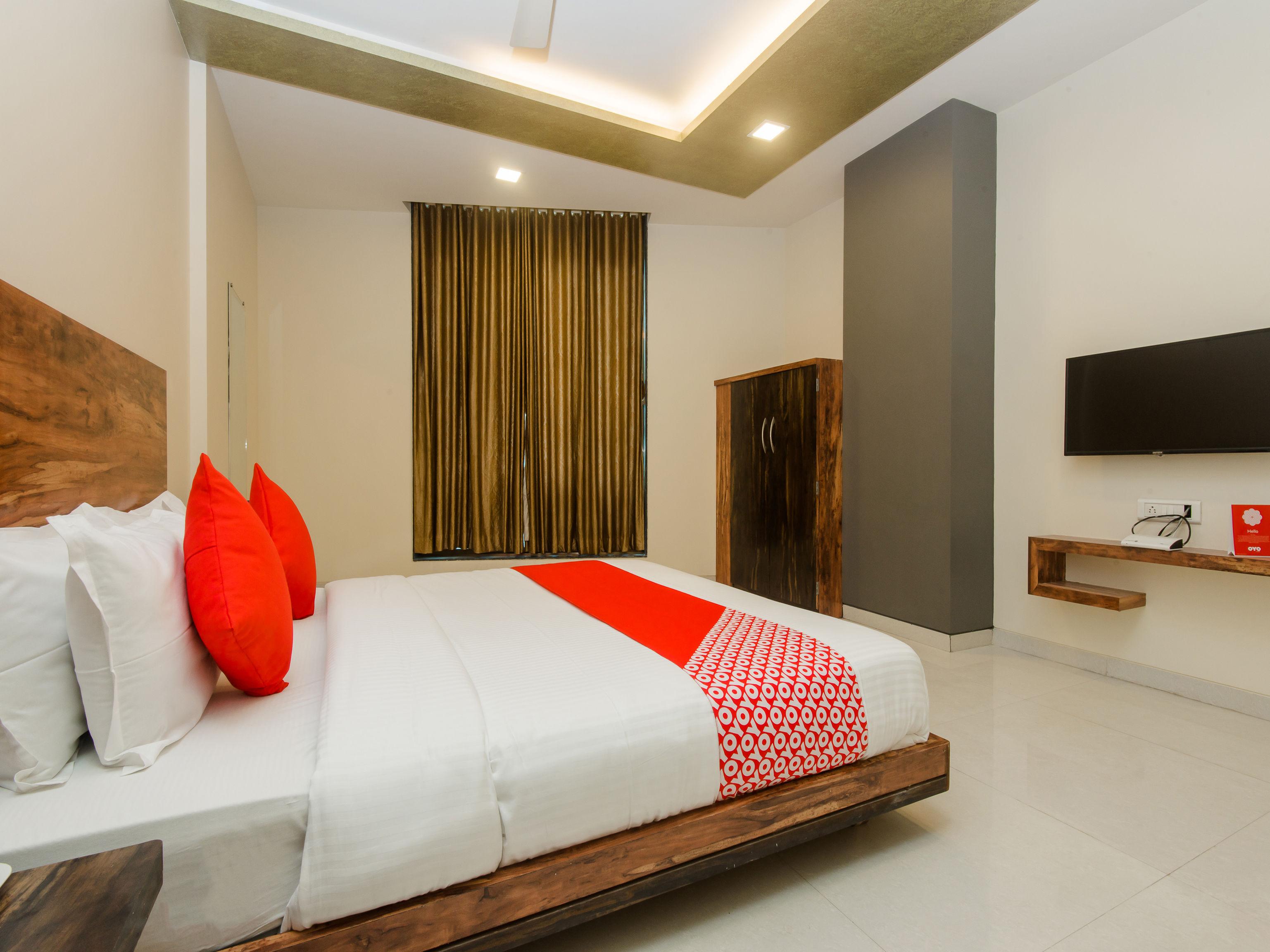 Hotel Sai Comforts Bapane Exteriér fotografie