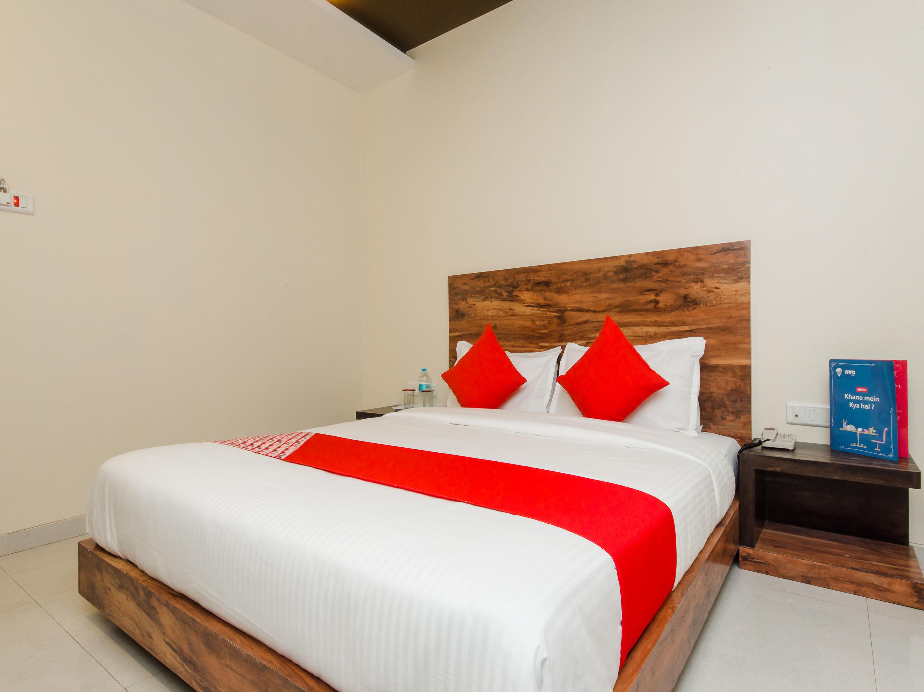 Hotel Sai Comforts Bapane Exteriér fotografie