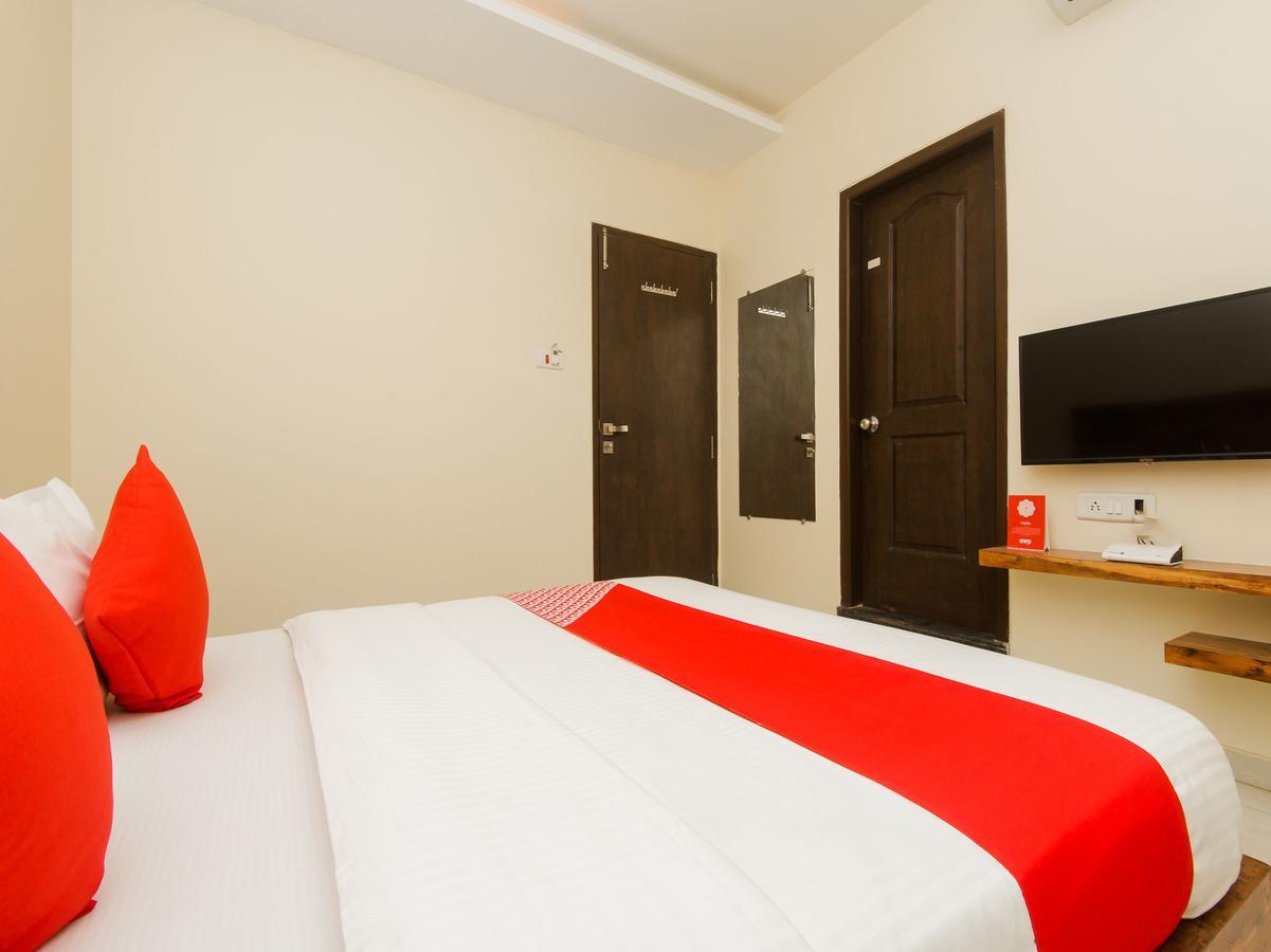 Hotel Sai Comforts Bapane Exteriér fotografie